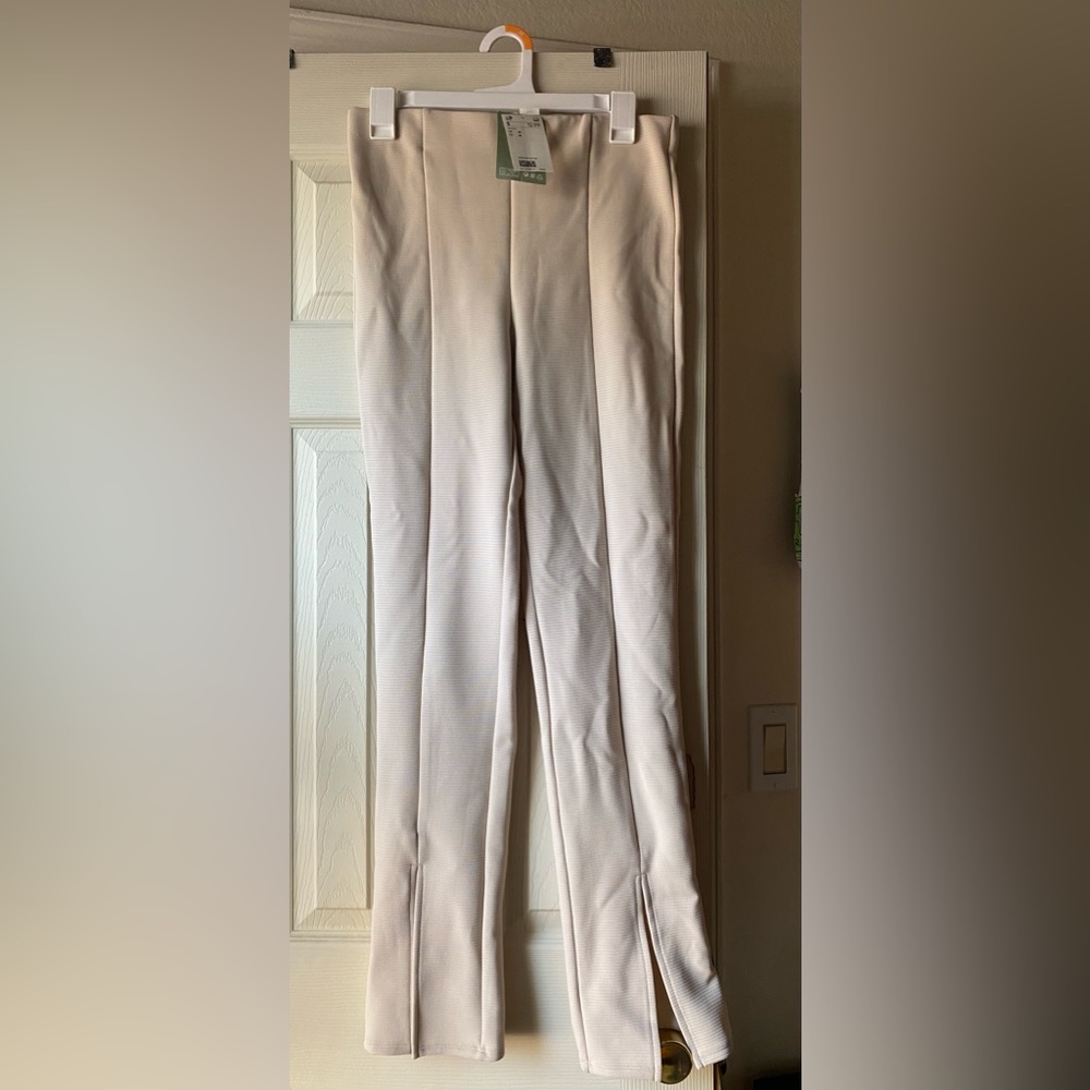 H&M khaki pants. Brand new with tags, never been worn